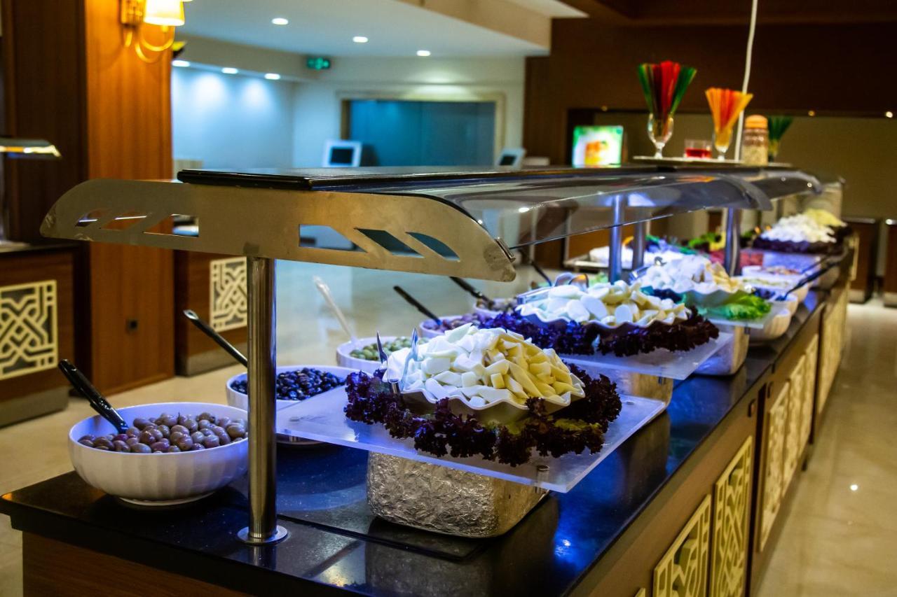 Spa Hotel Colossae Thermal Karahayit  Bagian luar foto A salad bar