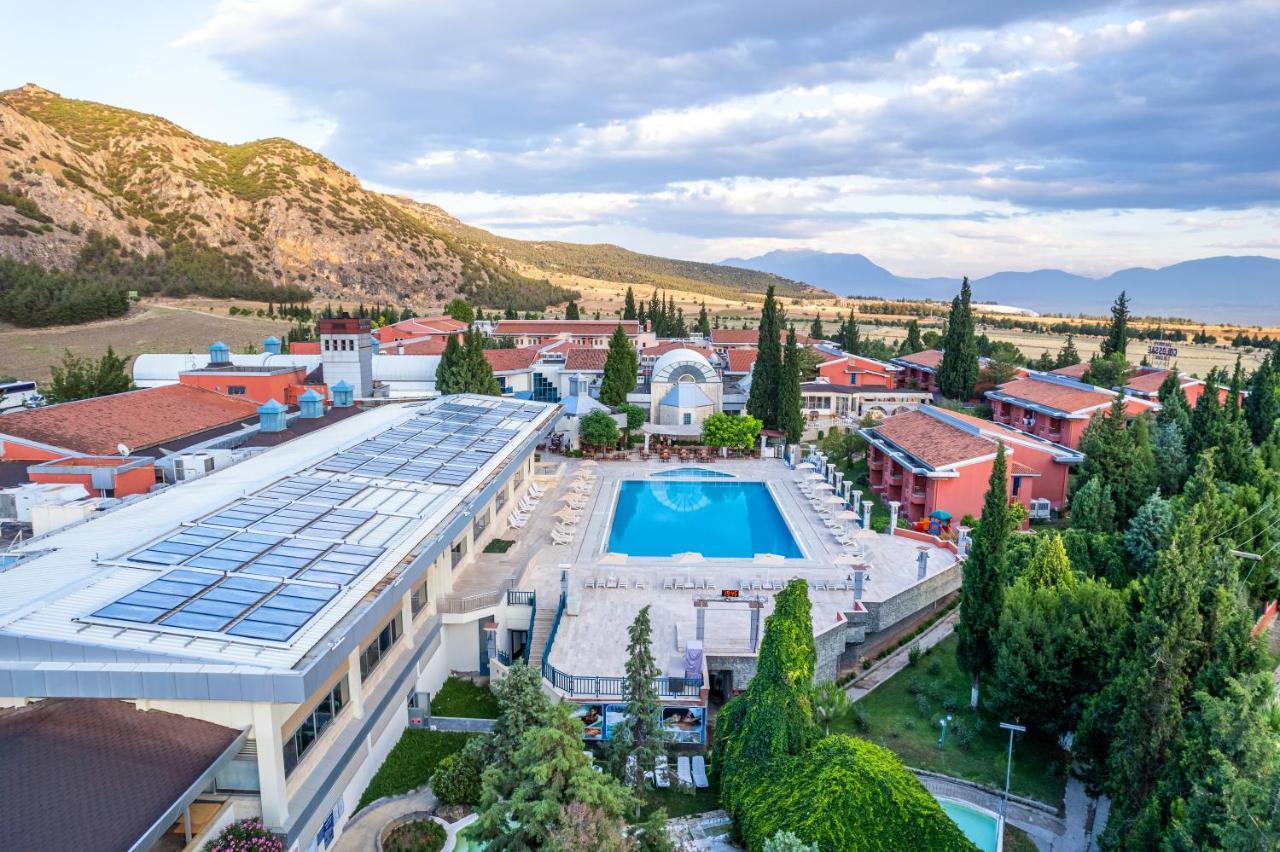 Spa Hotel Colossae Thermal Karahayit  Bagian luar foto The campus of the University of Patras
